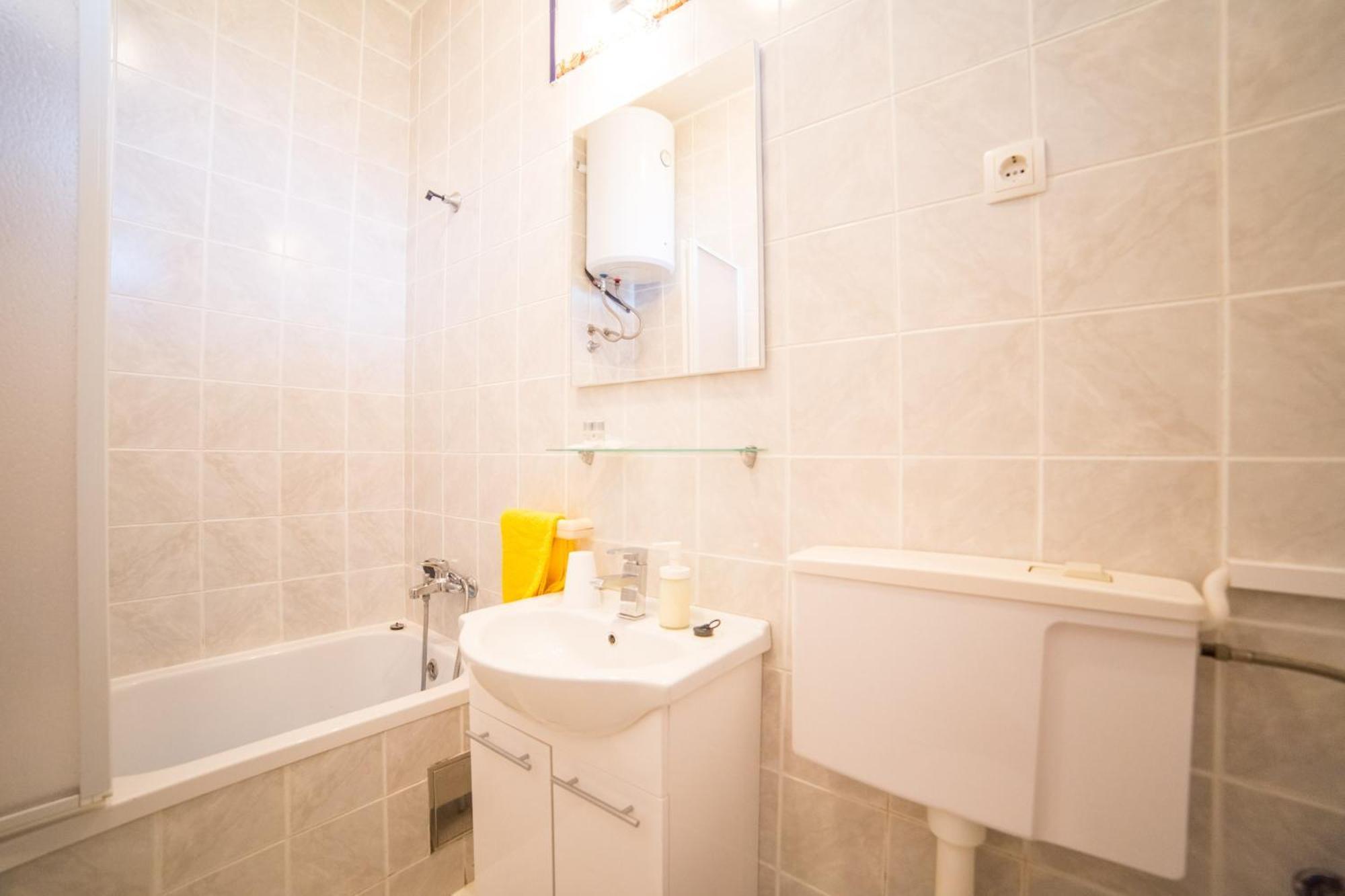 Apartmani Kala Podgora Quarto foto